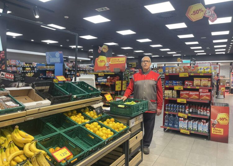 Pensionohet Ruzhdi Avdili – njeriu i cili asnjëherë nuk pritoi të jetë në shërbim të qytetarëve (FOTO)