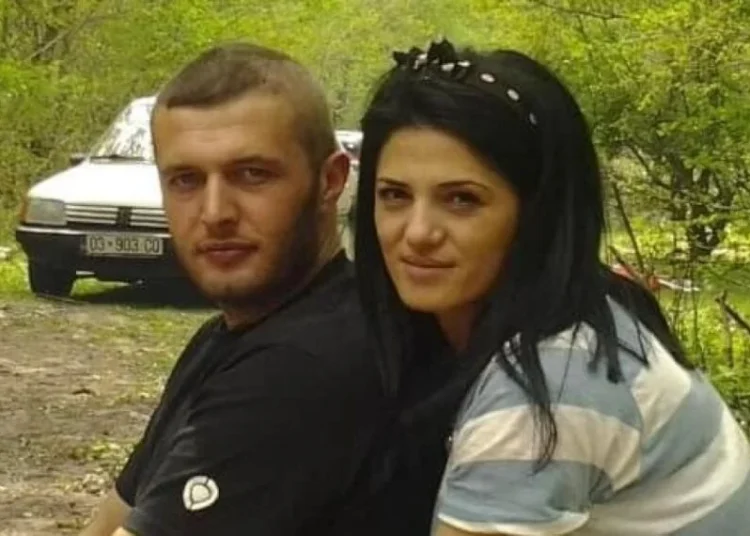 Shumë e rëndë: Ka ndërruar jetë nëna e Edmond Lajqit, një ditë pasi djali e vrau bashkëshorten e tij