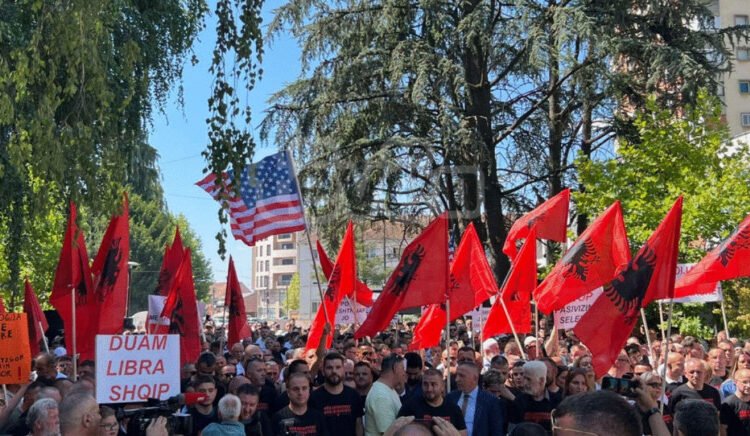Edhe një protestë e shqiptarëve të Luginës, kësaj here në Medvegjë për kthimin e adresave të shqiptarëve të pasivizuar