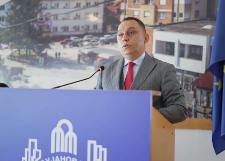 Salihi me kritika ndaj qeverisjes së Bujanocit: “Nga 15 milionë dinarë në vetëm 1 mijë dinarë për subvencionimin e bizneseve lokale”