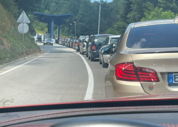 LAJM I RËNDËSISHËM: Qytetarët e Luginës së Preshevës që jetojnë në diasporë nuk mund të hyjnë me pasaporta serbe në Kosovë, qoftë të pajisura edhe me “ofentall”