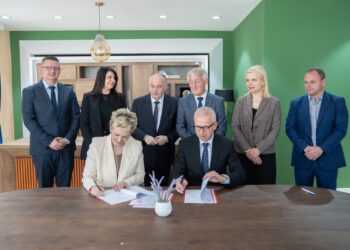 Presheva dhe Korça nënshkruajnë marrëveshjen e binjakëzimit, hapet rruga për bashkëpunim të shumanshëm