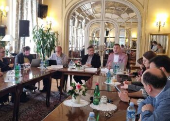 Diplomat nuk njihen, problemet nuk trajtohen – realiteti i Luginës në qendër të vëmendjes në konferencën e Beogradit