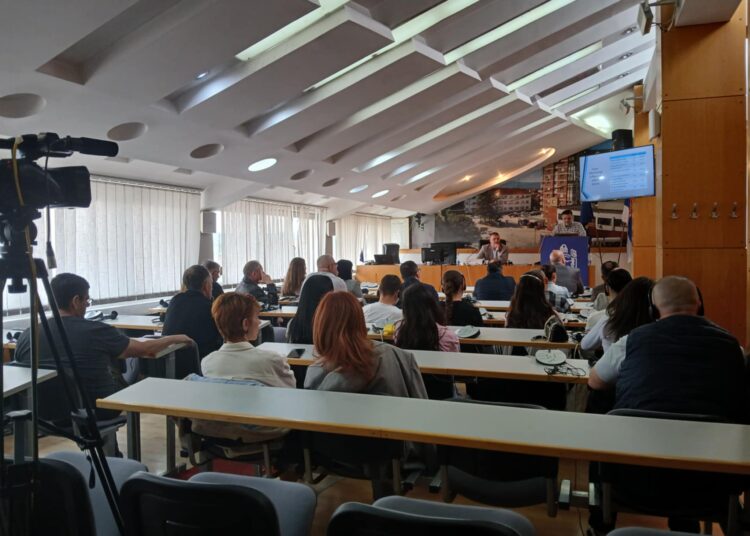 Konferencë mbi qëndrimet e të rinjve shqiptarë ndaj Planit Shtatëpikësh: “Mungesë implementimi dhe probleme të papranueshme që kërkojnë zgjidhje”