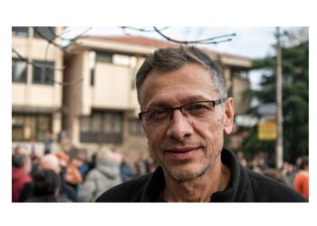 Jociq i drejtohet Pajazitit: Çfarë mendojnë partnerët tuaj për posterin e Komandant Lleshit në qendër të Bujanocit?