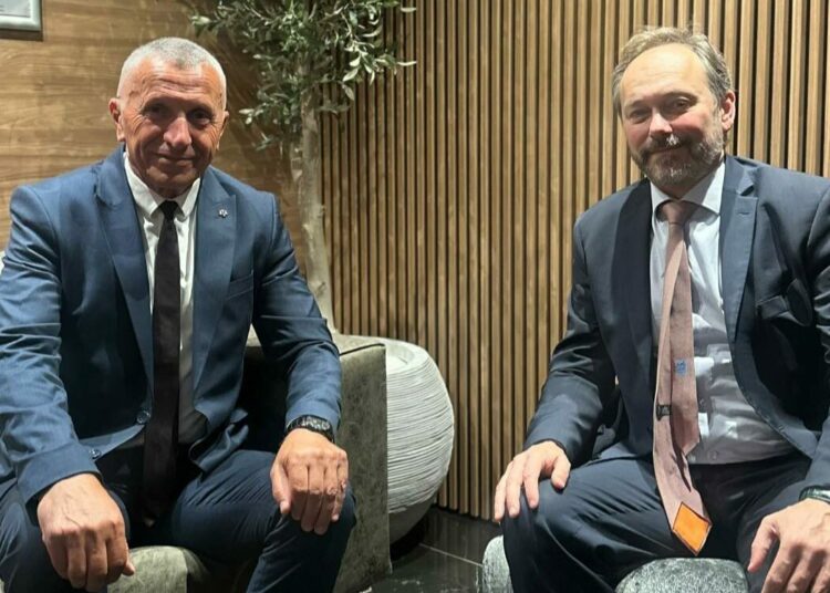 Kamberi para ambasadorit të BE: Pa të drejtat e shqiptarëve, s’ka integrim të plotë të Serbisë