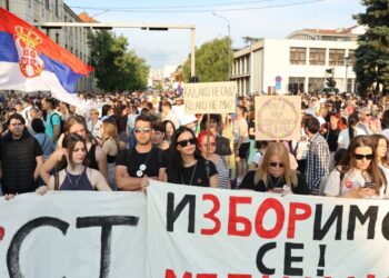 Protesta në gjithë Serbinë: Studentët njoftojnë fazën e re të rezistencës qytetare