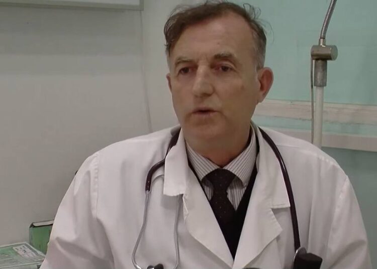 Dr. Adnani dje u pensionua – për vite me radhë ecte në këmbë për t’u dalë në ndihmë shqiptarëve në fshatrat e thella të Malësisë