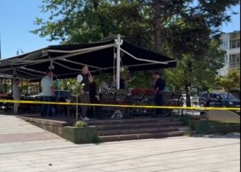 VIDEO/Dy të vrarë dhe dy të plagosur nga të shtënat në Gjilan – pamje nga vendi i ngjarjes