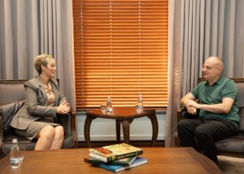 Kryetarja e Preshevës, Ardita Sinani, takon në Tiranë ministrin Igli Hasani