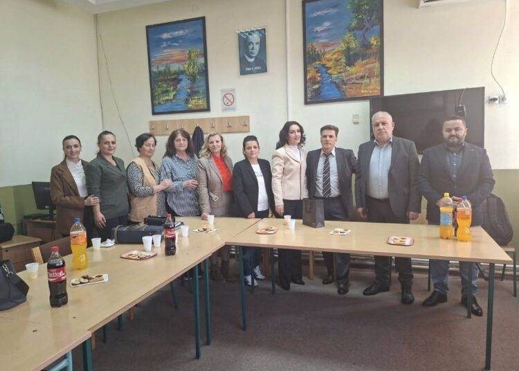 Pensionohet profesori Metali Krasniqi, Enver Ramadani e cilëson figurë me nder dhe dinjitet në arsimin e Bujanocit