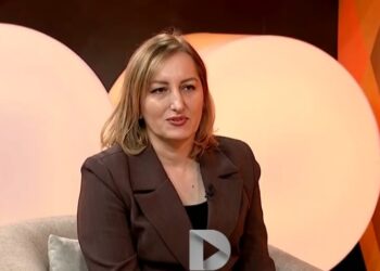 Kush është vajza nga Letovica e Bujanocit që po i mohohet vizita në vendlindjen e saj nga autoritetet e Serbisë – ajo ishte pjesë e UÇK-së (VIDEO)