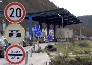 Policia e Kosovës kap taksistin te Dheu i Bardhë, dyshohet për kontrabandim migrantësh