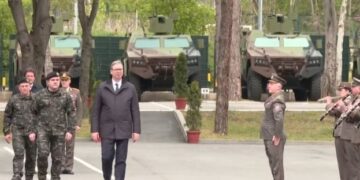 Vuçiq nga kazermat paralajmëron rikthimin e shërbimit ushtarak nga 1 marsi, Kamberi e kundërshton hapur